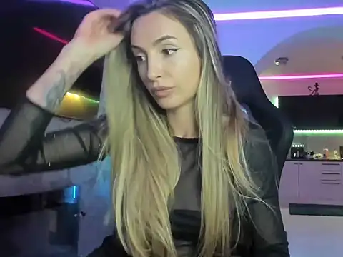 DreamyDee online show from 04-28-26, 02:27