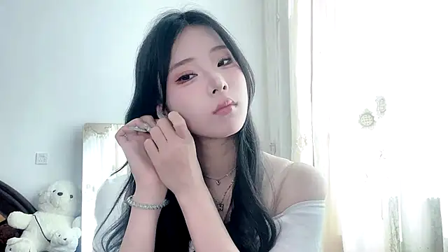 yiyibaby2026 online show from 04-19-26, 02:23