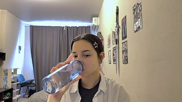 KateMiragee online show from 05-18-26, 09:36
