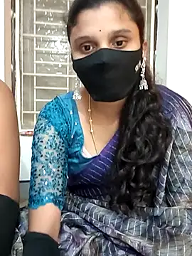 Snapshot of Telugucouple1431 chatting on 07-06-26, 04:53 Telugucouple1431 online show from 07-06-26, 04:53