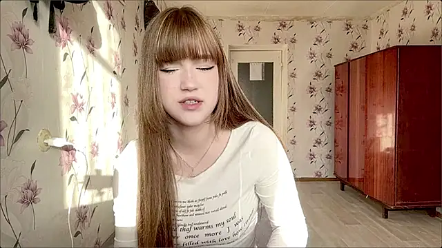 AnnaWasp online show from 04-15-26, 04:51