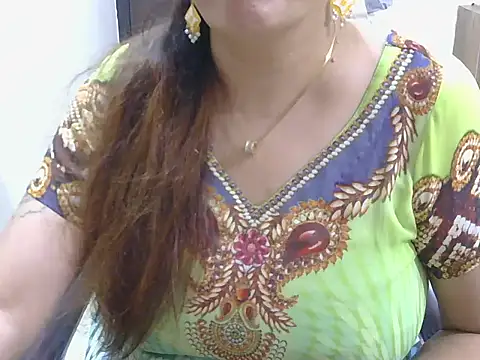 spicy Zara online show from 06-18-26, 11:26