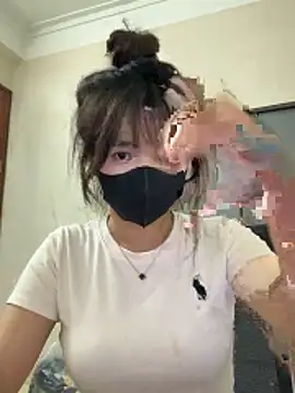 VyVy18 online show from 06-18-26, 12:43