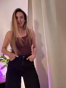EvaRyen  online show from 04-06-26, 03:35