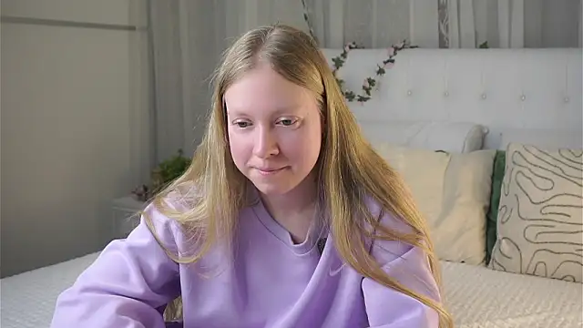 LashandaDevoto online show from 03-22-26, 12:29