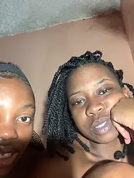 Snapshot of Caramel_Beauty chatting on 04-19-26, 06:10 Caramel Beauty online show from 04-19-26, 06:10