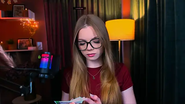 maddy moah online show from 04-22-26, 04:52