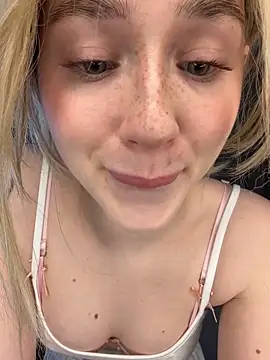 KittiLin online show from 03-12-26, 10:47