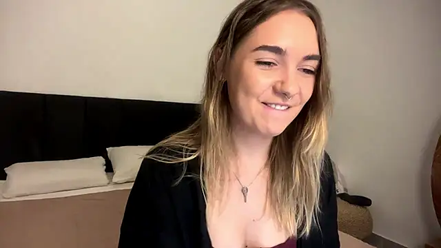 RoxyWet online show from 04-17-26, 01:36