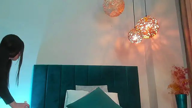 SabrinaWarren  online show from 05-28-26, 12:40
