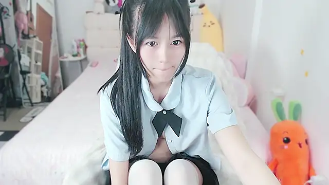 Snapshot of Rabbit1320 chatting on 05-04-26, 04:38 Rabbit1320 online show from 05-04-26, 04:38