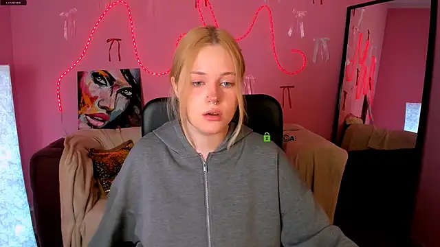 trixy melison online show from 04-04-26, 09:16