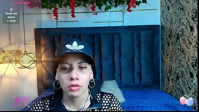Snapshot of Abril_Fox__ chatting on 06-15-26, 08:08 Abril Fox online show from 06-15-26, 08:08