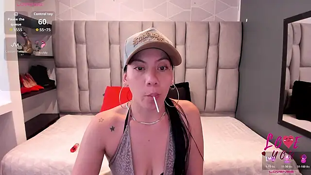 Snapshot of Abril_Fox__ chatting on 06-06-26, 07:30 Abril Fox online show from 06-06-26, 07:30