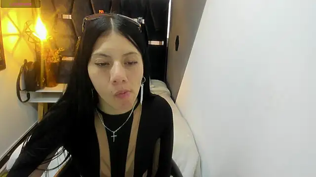 Abril Fox   online show from 04-04-26, 08:15