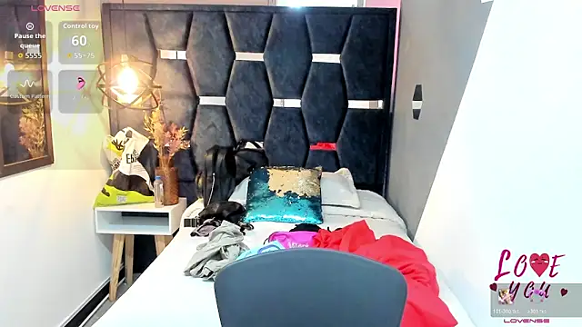 Snapshot of Abril_Fox__ chatting on 05-09-26, 08:12 Abril Fox online show from 05-09-26, 08:12