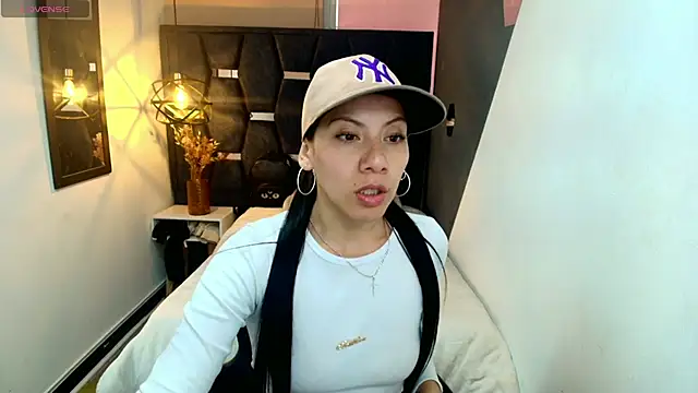 Snapshot of Abril_Fox__ chatting on 05-07-26, 08:23 Abril Fox online show from 05-07-26, 08:23