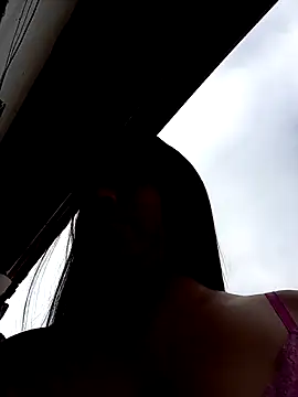 gatinha20257 online show from 04-28-26, 12:09