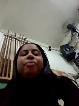 gatinha20257 online show from 05-14-26, 02:30