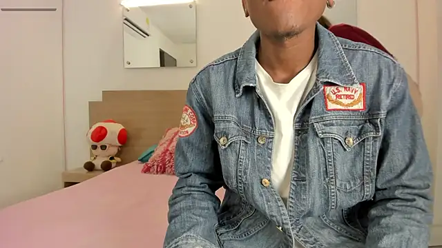 Ebony N Blonde online show from 04-08-26, 08:10