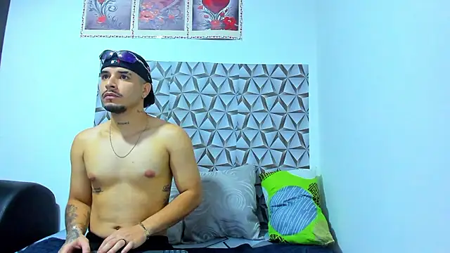Leon Hotx online show from 03-24-26, 07:14