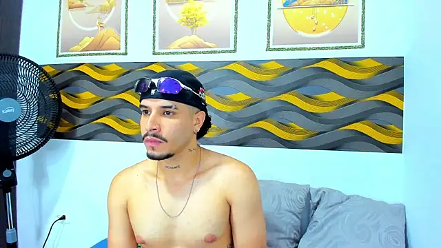 Leon Hotx online show from 04-23-26, 07:59