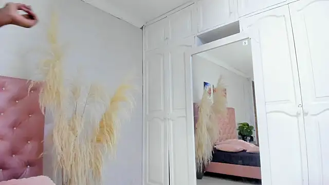 Red rubyy online show from 03-12-26, 02:54