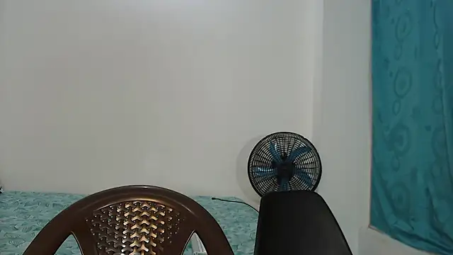 Snapshot of MichellDeLaTorre69 chatting on 06-12-26, 10:40 MichellDeLaTorre69 online show from 06-12-26, 10:40