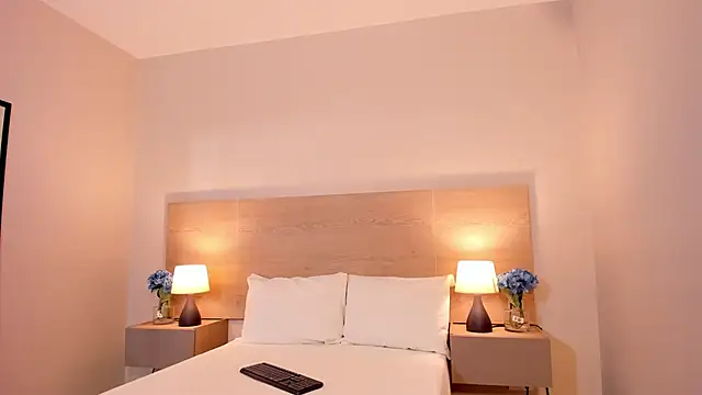 isabellathomass online show from 04-20-26, 07:15