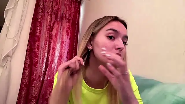 ReathaKiss online show from 05-12-26, 03:07