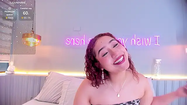 Snapshot of catalina_herrera_ chatting on 03-16-26, 09:39 catalina herrera online show from 03-16-26, 09:39