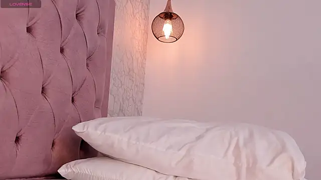 saraa joness  online show from 04-01-26, 07:33