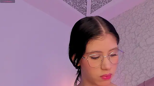 saraa joness  online show from 05-04-26, 07:06