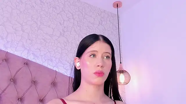 Snapshot of saraa_joness_ chatting on 06-15-26, 07:57 saraa joness online show from 06-15-26, 07:57
