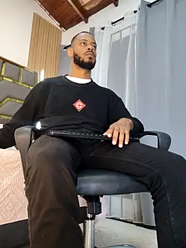 Oliver bigblack cock online show from 04-19-26, 06:21