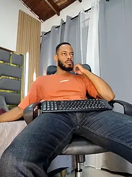 Oliver bigblack cock online show from 04-24-26, 05:59