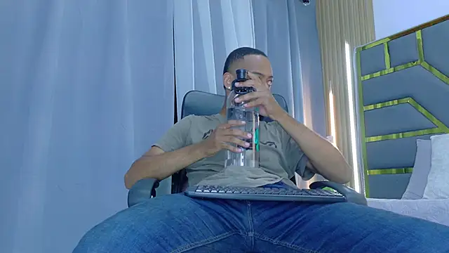 Oliver bigblack cock online show from 03-26-26, 05:55