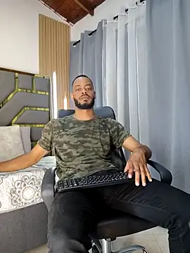 Oliver bigblack cock online show from 04-01-26, 07:33