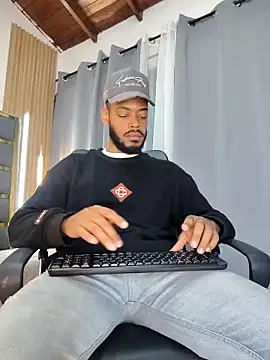 Oliver bigblack cock online show from 04-26-26, 05:54