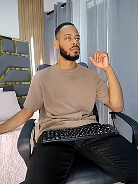 Oliver bigblack cock online show from 04-20-26, 06:09