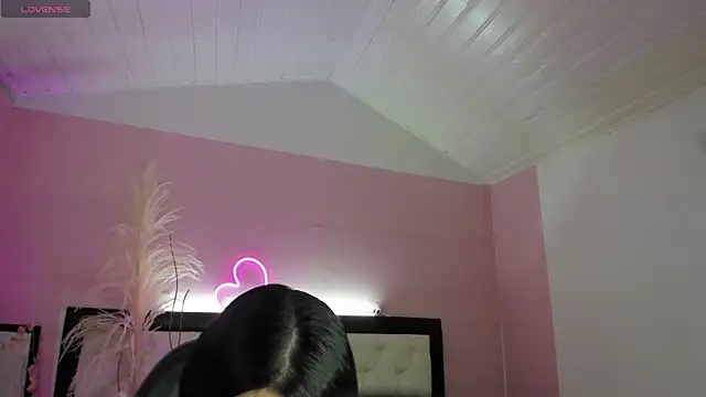 Julieth Caandy online show from 06-26-26, 11:38