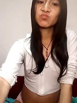 KarolaMendez online show from 03-28-26, 05:03