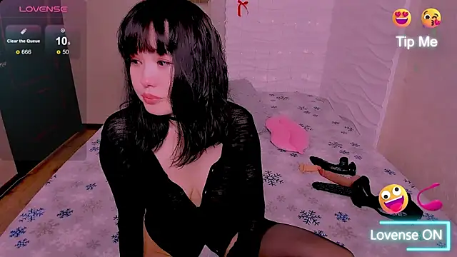Akiko Yun online show from 05-29-26, 04:57