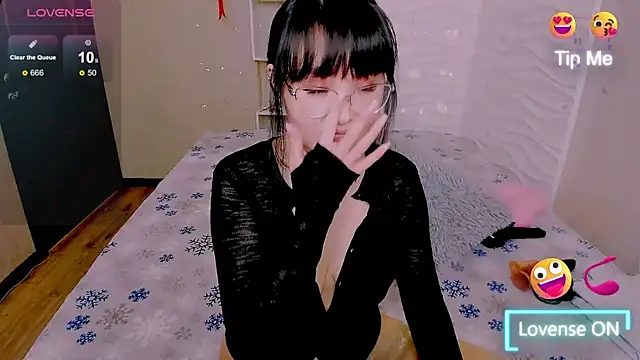 Akiko Yun online show from 03-20-26, 11:55