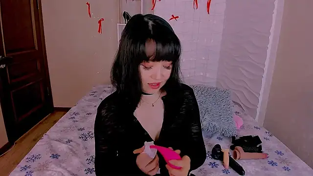 Snapshot of Akiko_Yun chatting on 07-17-26, 12:41 Akiko Yun online show from 07-17-26, 12:41