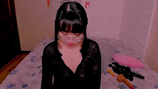 Snapshot of Akiko_Yun chatting on 06-17-26, 12:54 Akiko Yun online show from 06-17-26, 12:54
