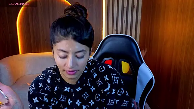 Lia queen tx online show from 07-14-26, 03:11