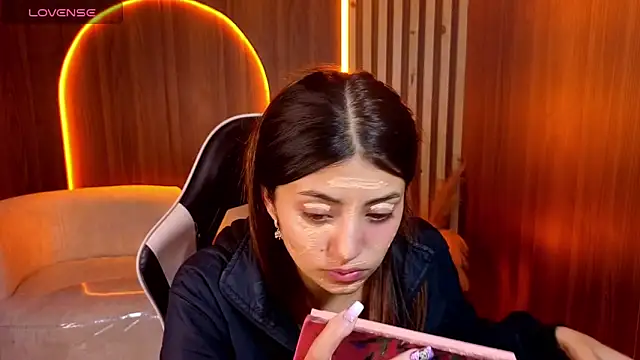 Lia queen tx online show from 04-19-26, 02:56
