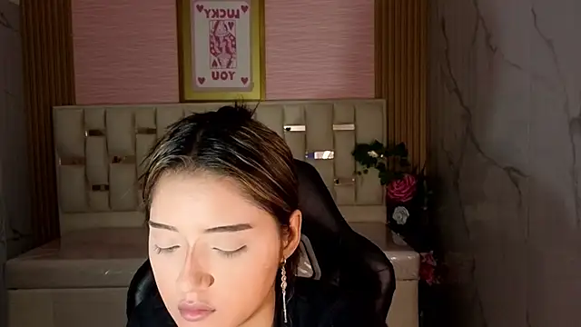 veronicaa s online show from 06-18-26, 08:03