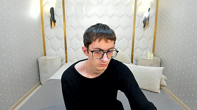 RonBevs online show from 06-11-26, 08:17
